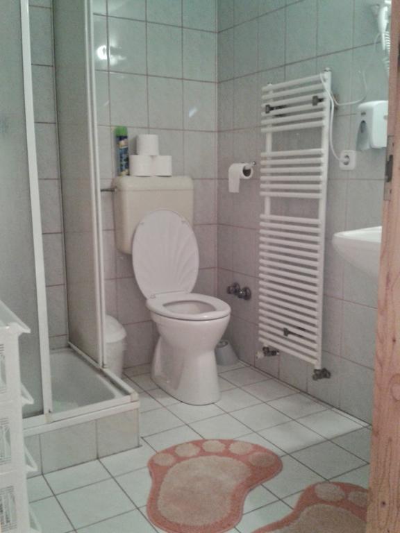 Bundics Vendégházak Lenti Zimmer foto