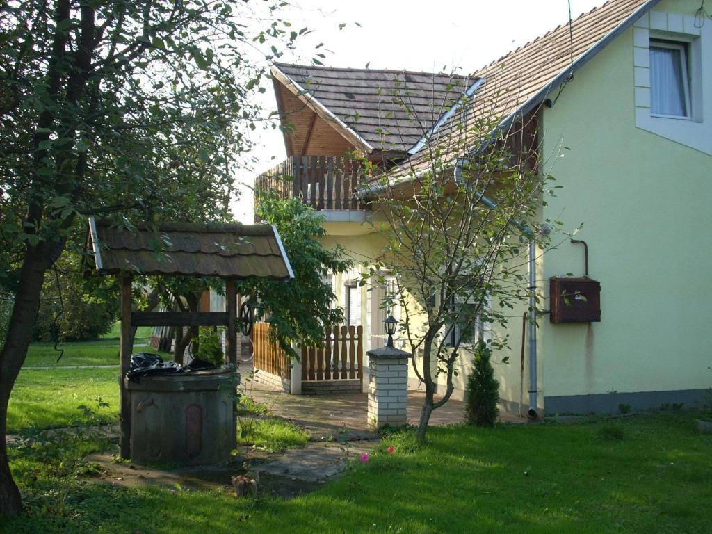 Bundics Vendégházak Lenti Zimmer foto